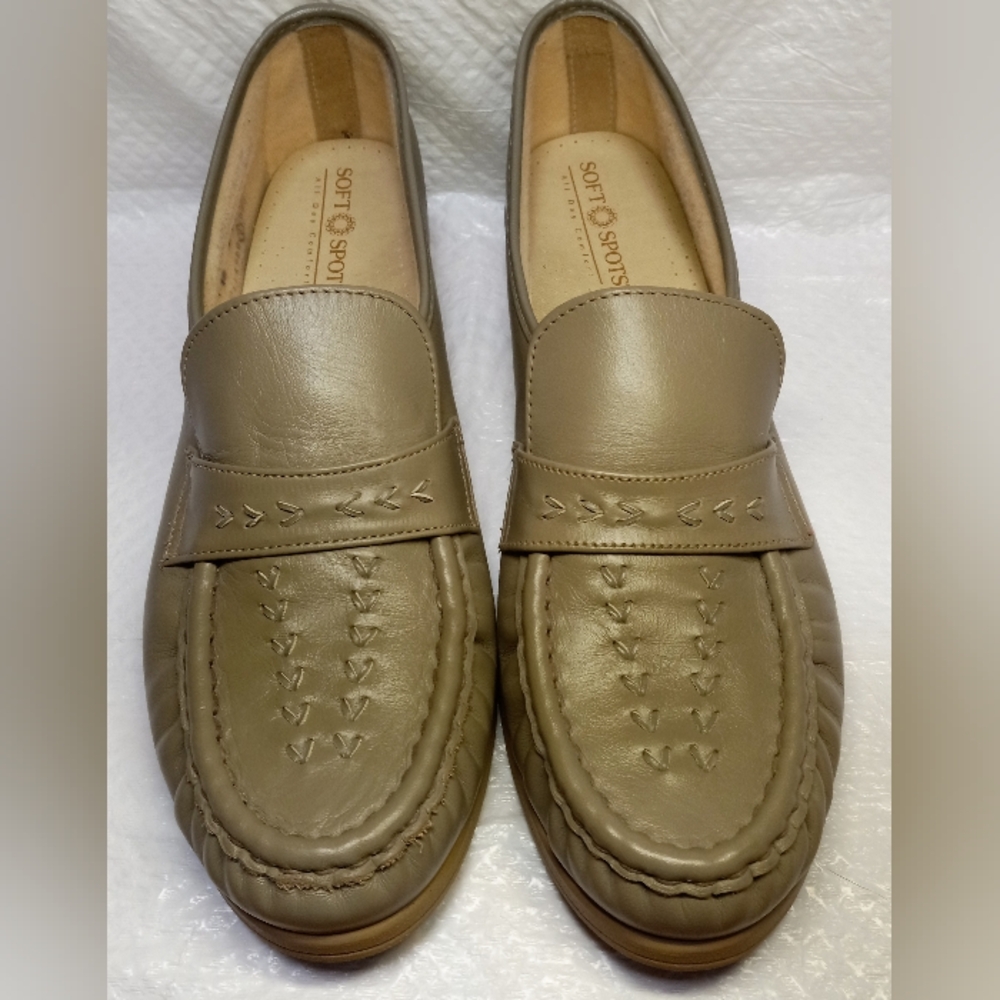 Soft Spots All Day Comfort Taupe Loafers/Flats Women's Slip-Ons Shoes Size 12N